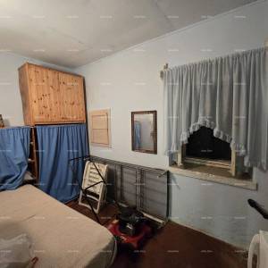 Rakalj, kamena kuća s 1.920 m² građevinskog zemljišta