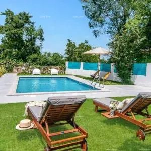 Renovirana istarska kuća s bazenom – Butkovići