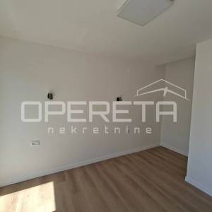 Renovirani jednosoban stan na Gripama, 83 m2.