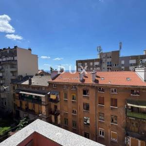 RIJEKA, BELVEDER – novoadaptiran stan 2S+DB s balkonom, odmah useljiv