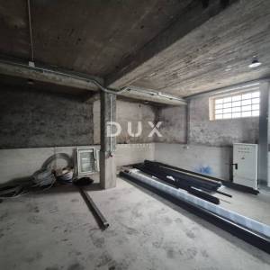 RIJEKA, ČAVLE - višenamjenski poslovni prostor 240 m2 za najam