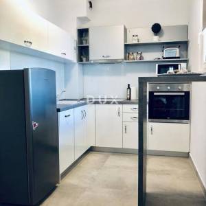 RIJEKA, CENTAR - Moderni dragulj: Novoopremljen 1S+DB na top lokaciji!