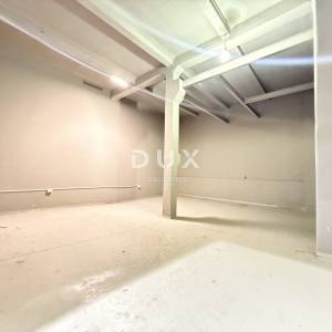 RIJEKA, CENTAR – poslovni prostor 174m², skladište u prizemlju i parkirno mjesto!