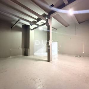 RIJEKA, CENTAR – poslovni prostor 174m², skladište u prizemlju i parkirno mjesto!