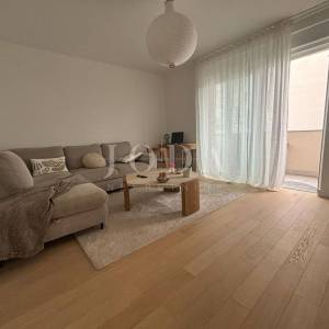 Rijeka, Donja Vežica, 1s+db, balkon 
