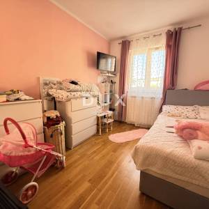RIJEKA, GORNJI ZAMET - 3S+DB s parkingom i terasom od 32m2 - novija gradnja