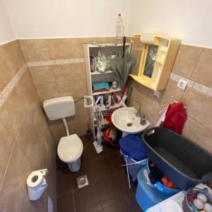 RIJEKA, HRELJIN - samostojeća kuća s DVA ODVOJENA STANA + okućnica s pogledom na more! PRILIKA!