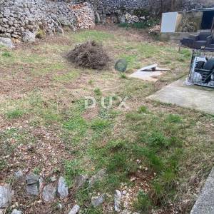 RIJEKA, HRELJIN - samostojeća kuća s DVA ODVOJENA STANA + okućnica s pogledom na more! PRILIKA!