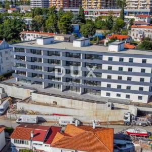 RIJEKA, KANTRIDA – stan od 151m2 u luksuznoj novogradnji samo 250 metara od mora s garažom i panoramskim pogledom na more...