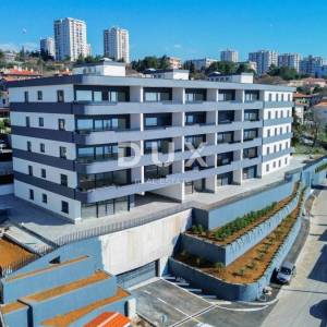 RIJEKA, KANTRIDA – stan od 141m2 u luksuznoj novogradnji samo 250 metara od mora s garažom i panoramskim pogledom na more...