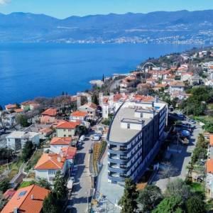 RIJEKA, KANTRIDA – stan od 141m2 u luksuznoj novogradnji samo 250 metara od mora s garažom i panoramskim pogledom na more...