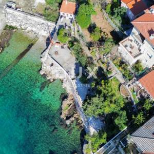 RIJEKA, KANTRIDA - Stan za dugoročan najam prvi red do mora, blizina Hilton resorta i Opatije