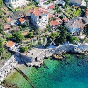 RIJEKA, KANTRIDA - Stan za dugoročan najam prvi red do mora, blizina Hilton resorta i Opatije