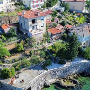 RIJEKA, KANTRIDA - Stan za dugoročan najam prvi red do mora, blizina Hilton resorta i Opatije