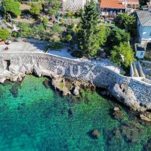 RIJEKA, KANTRIDA - Stan za dugoročan najam prvi red do mora, blizina Hilton resorta i Opatije