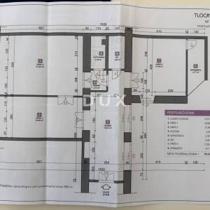 RIJEKA, KORZO - Poslovni prostor s 3 prostorije, kupaonicom i WC-om