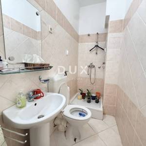RIJEKA, KORZO - Poslovni prostor s 3 prostorije, kupaonicom i WC-om