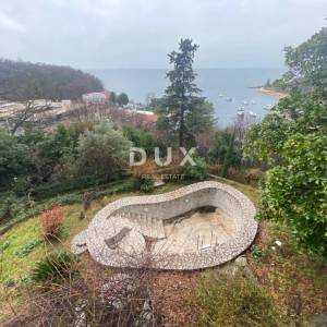 RIJEKA, KOSTRENA - kuća s bazenom PRVI RED DO MORA! PRILIKA!