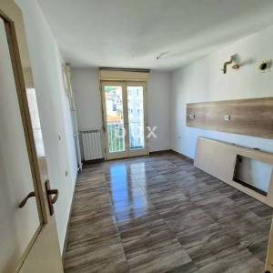 RIJEKA, KRIMEJA - PRILIKA 3SKL s lođom i pogledom na more