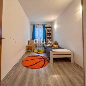 RIJEKA, KUKULJANOVO - uređen 3S+DB u prizemlju s 356m2 okućnice 