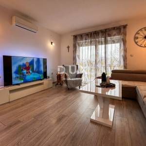 RIJEKA, KUKULJANOVO - uređen 3S+DB u prizemlju s 356m2 okućnice 
