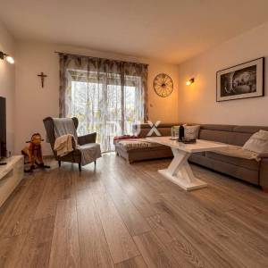 RIJEKA, KUKULJANOVO - uređen 3S+DB u prizemlju s 356m2 okućnice 