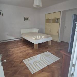 RIJEKA, POTOK - Prostran i svijetao stan s 2 kupaonice, blizina centra
