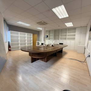 RIJEKA, ŠIRI CENTAR - uredan uredski prostor u poslovnoj zgradi