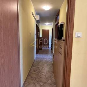 Rijeka, Škurinje, 84.81m2, 3s+db, lođa, pogled na more