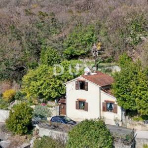 RIJEKA, SUŠAČKA DRAGA - Kuća s okućnicom i pogledom, 95m²