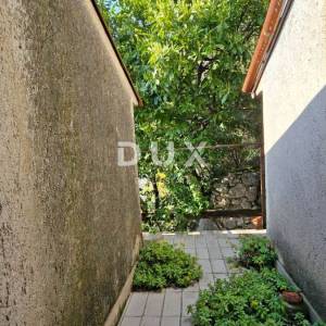 RIJEKA, SUŠAČKA DRAGA - Kuća s okućnicom i pogledom, 95m²
