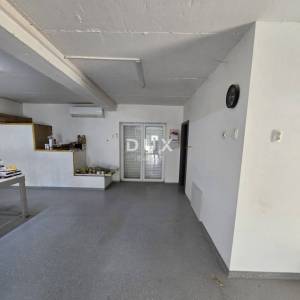 RIJEKA, SUŠAČKA DRAGA - Poslovni prostor 100m2 za najam