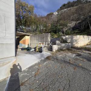 RIJEKA, SUŠAČKA DRAGA - Poslovni prostor 100m2 za najam