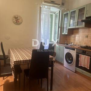 RIJEKA, SUŠAK - 2SKL stan sa dvorištem, uredan i useljiv