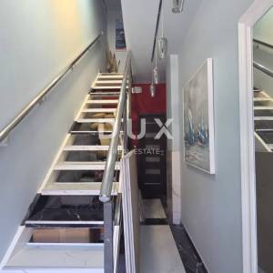 RIJEKA, SUŠAK - Poslovni prostor+dvije garsonijere,  blizu centra grada, 240m2