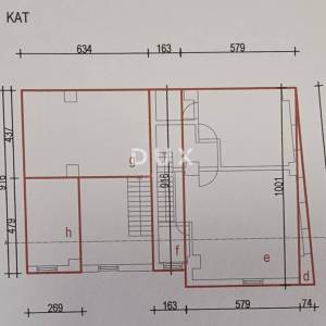RIJEKA, SUŠAK - Poslovni prostor+dvije garsonijere,  blizu centra grada, 240m2