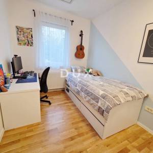 RIJEKA, TURNIĆ - Hitna prodaja: ekskluzivan stan 3S+DB s terasom s pogledom na more u zgradi novije gradnje, prilika!
