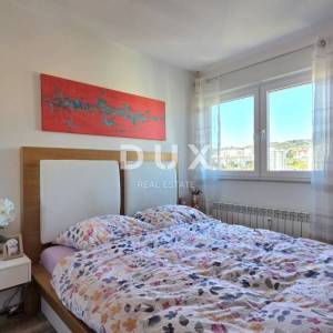 RIJEKA, TURNIĆ - Kompletno uređen dvosobni klasični stan s panoramskim pogledom na Kvarner, 64m2