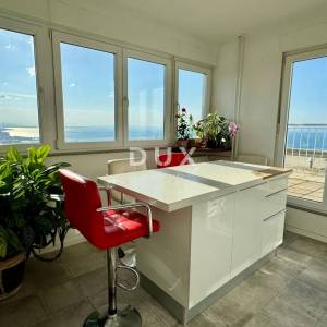 RIJEKA, TURNIĆ - Kompletno uređen dvosobni klasični stan s panoramskim pogledom na Kvarner, 64m2