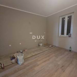 RIJEKA, TURNIĆ - stan potpuno adaptiran 70m2, DB+1S, 2.kat s pogledom na more 