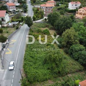 RIJEKA, VIŠKOVO - građevinsko zemljište za dvije zgrade blizu Viškova na odličnoj lokaciji uz asfaltiranu cestu