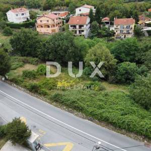 RIJEKA, VIŠKOVO - Građevinsko zemljište za 2 zgrade za sveukupno 7 stanova blizu Viškova na odličnoj lokaciji uz asfaltiranu ce...