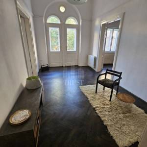 RIJEKA,CENTAR - povijesni stan za najam, 120 m2