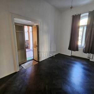 RIJEKA,CENTAR - povijesni stan za najam, 120 m2