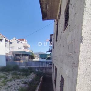 ROGOZNICA, STUPIN ČELINE - Samostojeća kuća 200 m od mora