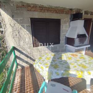 ROGOZNICA, STUPIN ČELINE - Samostojeća kuća 200 m od mora
