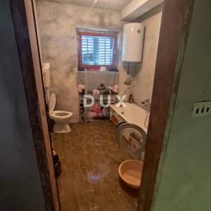 ROGOZNICA, STUPIN ČELINE - Samostojeća kuća 200 m od mora