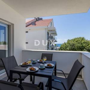ROGOZNICA, ZEČEVO – Nova apartmanska zgrada s 5 jedinica, 90 m od mora