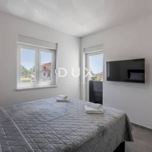 ROGOZNICA, ZEČEVO – Nova apartmanska zgrada s 5 jedinica, 90 m od mora
