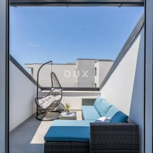 ROGOZNICA, ZEČEVO – Nova apartmanska zgrada s 5 jedinica, 90 m od mora